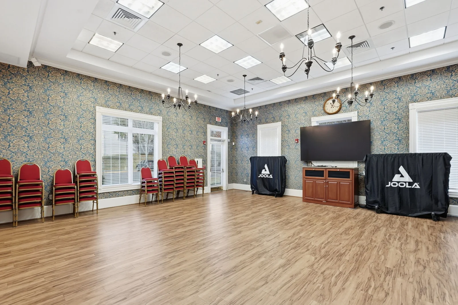 HDR-enhanced banquet room bright, balanced, market-ready